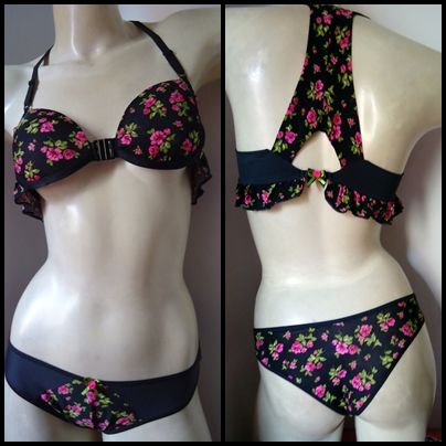 conjunto preto com rosinhas tamanho p